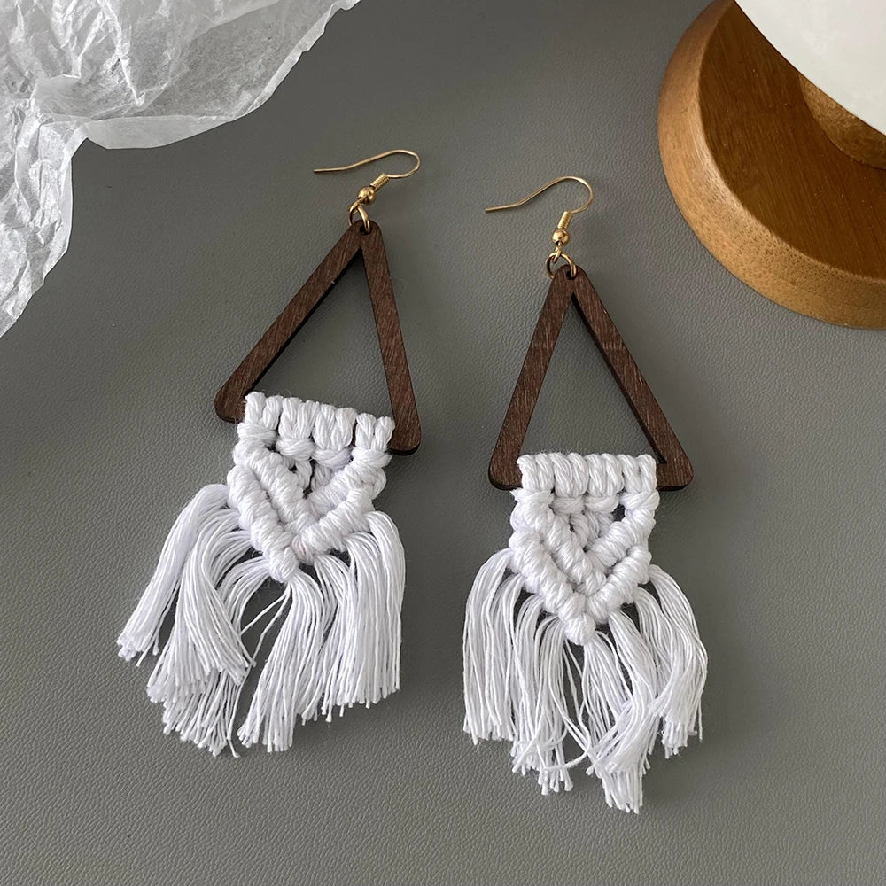 Des boucles d'oreille macramé